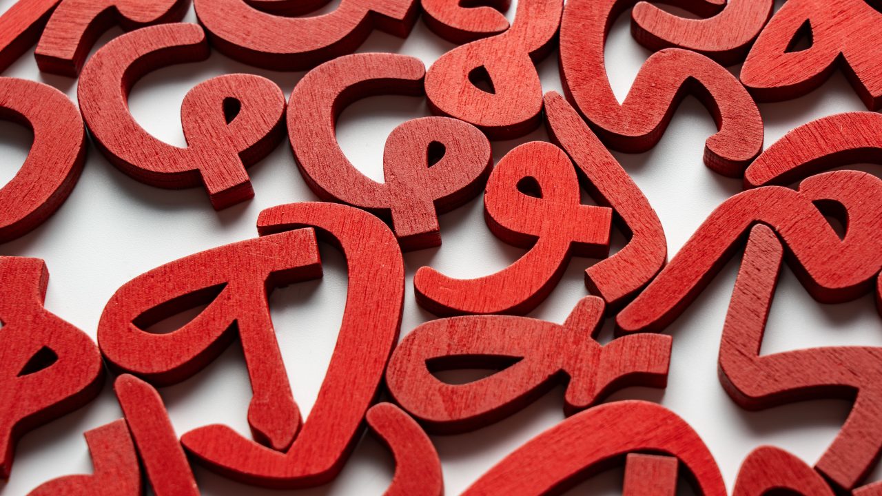 Les tendances en graphisme 2025 (même si on est presque mi 2025) – On sort les palettes !